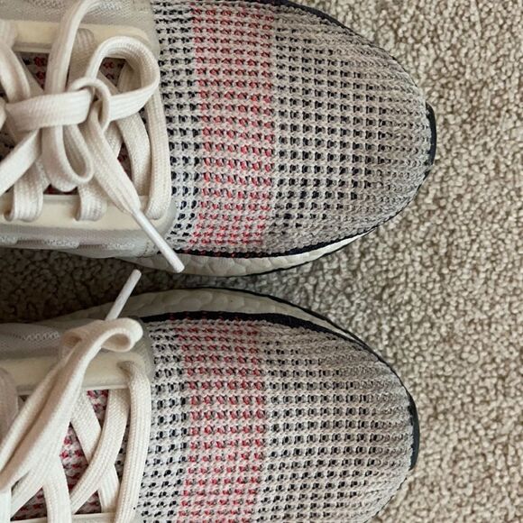 ADIDAS Ultraboost Women’s 7. sold out colorway - Picture 4 of 5
